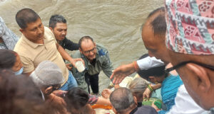 अभिनेता विपिन कार्कीलाई मातृशोक