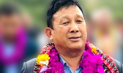 एमालेमा देश र जनताको हितमा ‘चट्टानी अडान राख्ने नेतृत्व’ आवश्यक : पार्वत गुरुङ