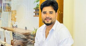 एमालेले डोटीमा दीपक धामीलाई बनायो उम्मेदवार